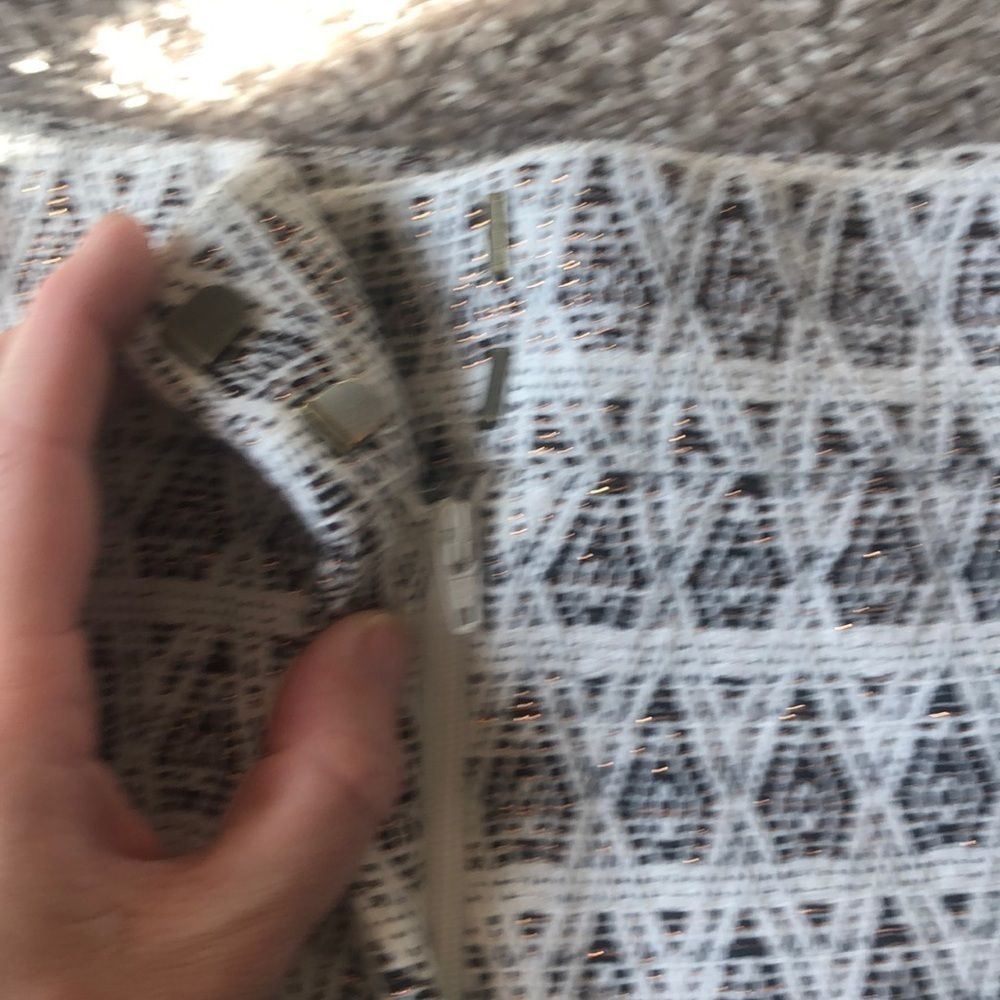 LOFT patterned shorts. - Picture 3 of 7